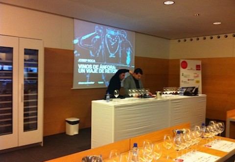 Josep Roca antes de la charla y cata de vinos de ánforas en Fórum Girona Josep Roca antes de la charla y cata de vinos de ánforas en Fórum Girona